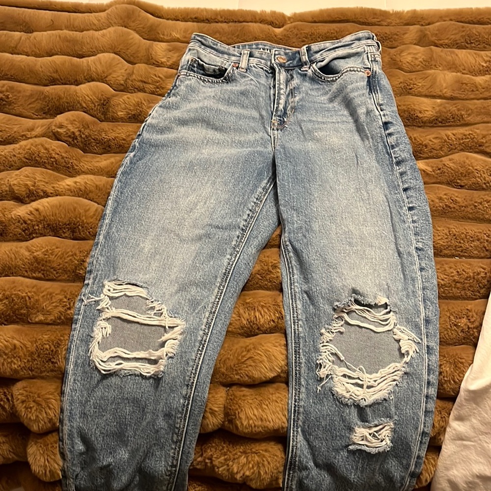American eagle still in stores